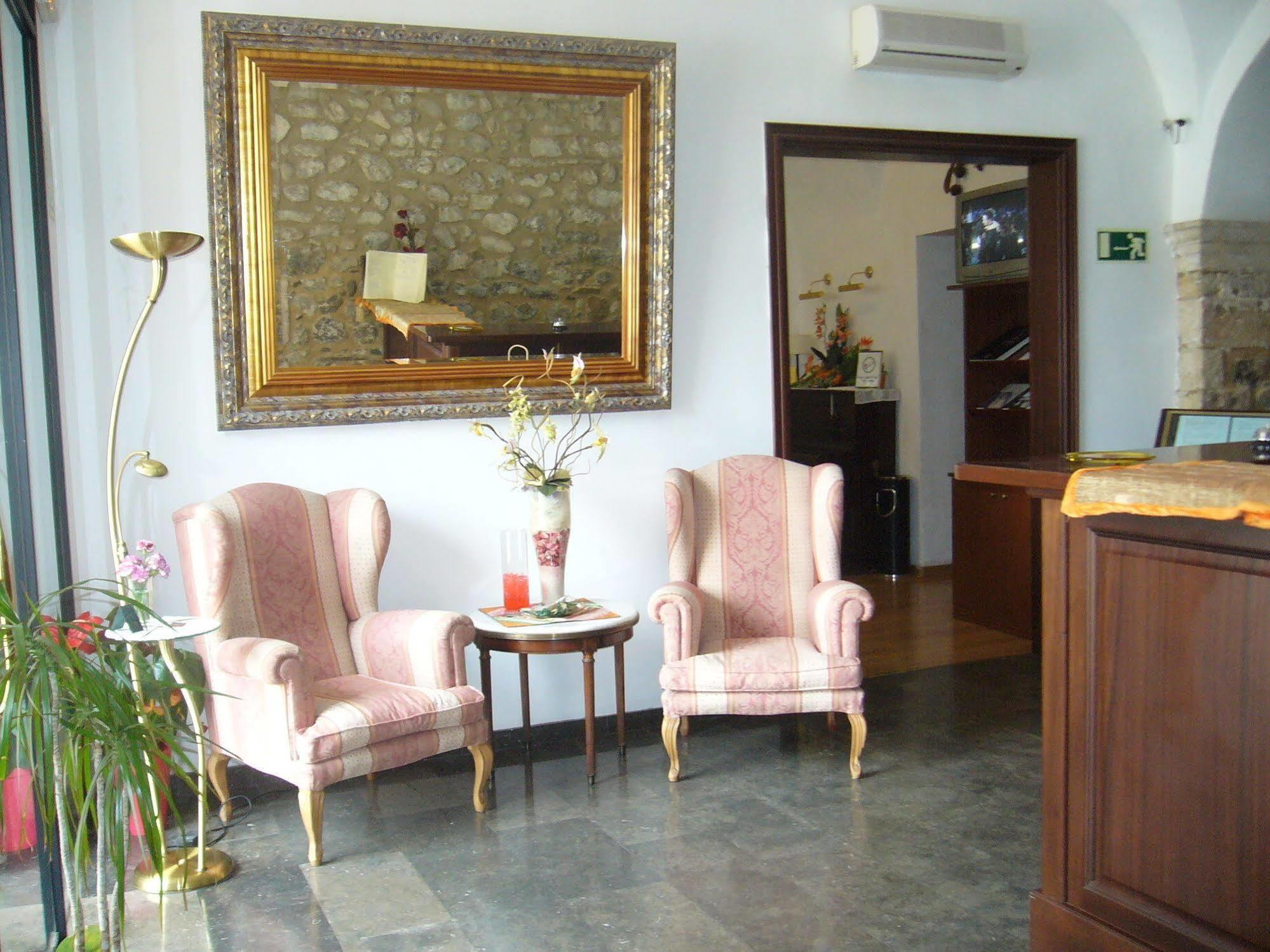 Hotel Comte Tallaferro Besalú Extérieur photo
